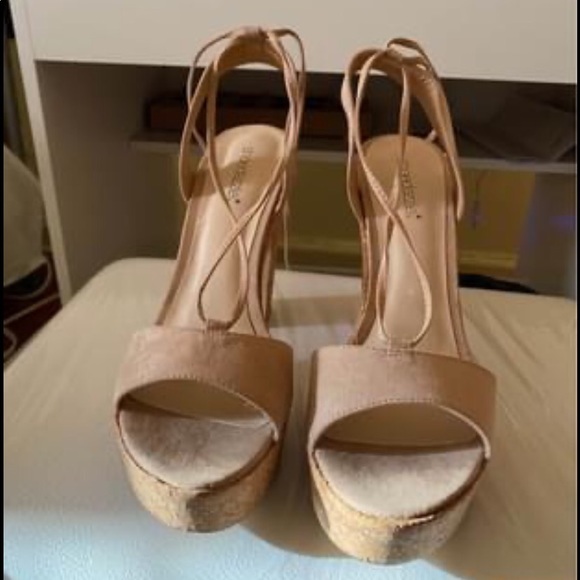 Platform Leg Strap Sandal - Picture 3 of 3